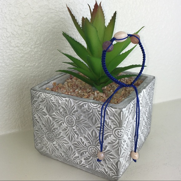 Handmade Chinese Knotting Bracelet W/ Glass Beads - Picture 6 of 7